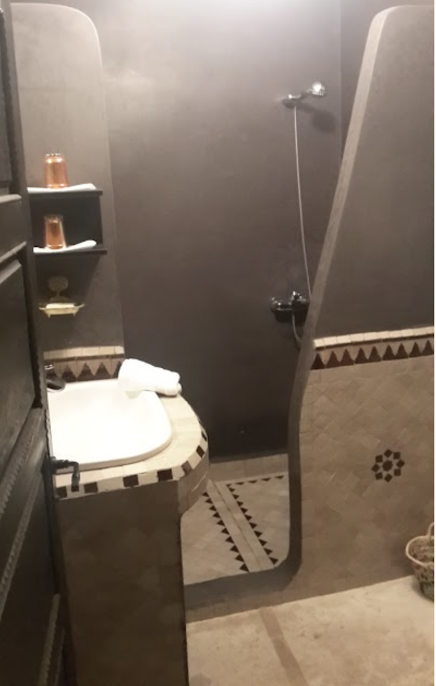 Dar Leau Vive bathroom