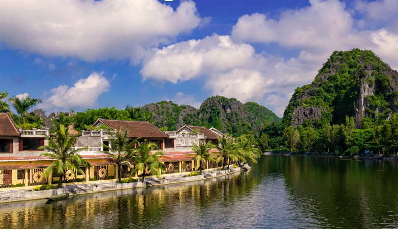 Exterior of Emeralda Tam Coc.png