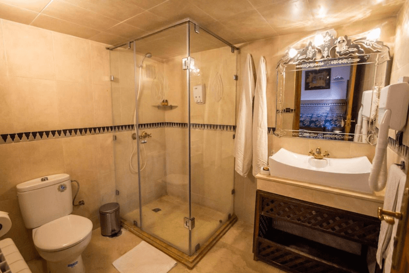 Riad Al Makan bathroom